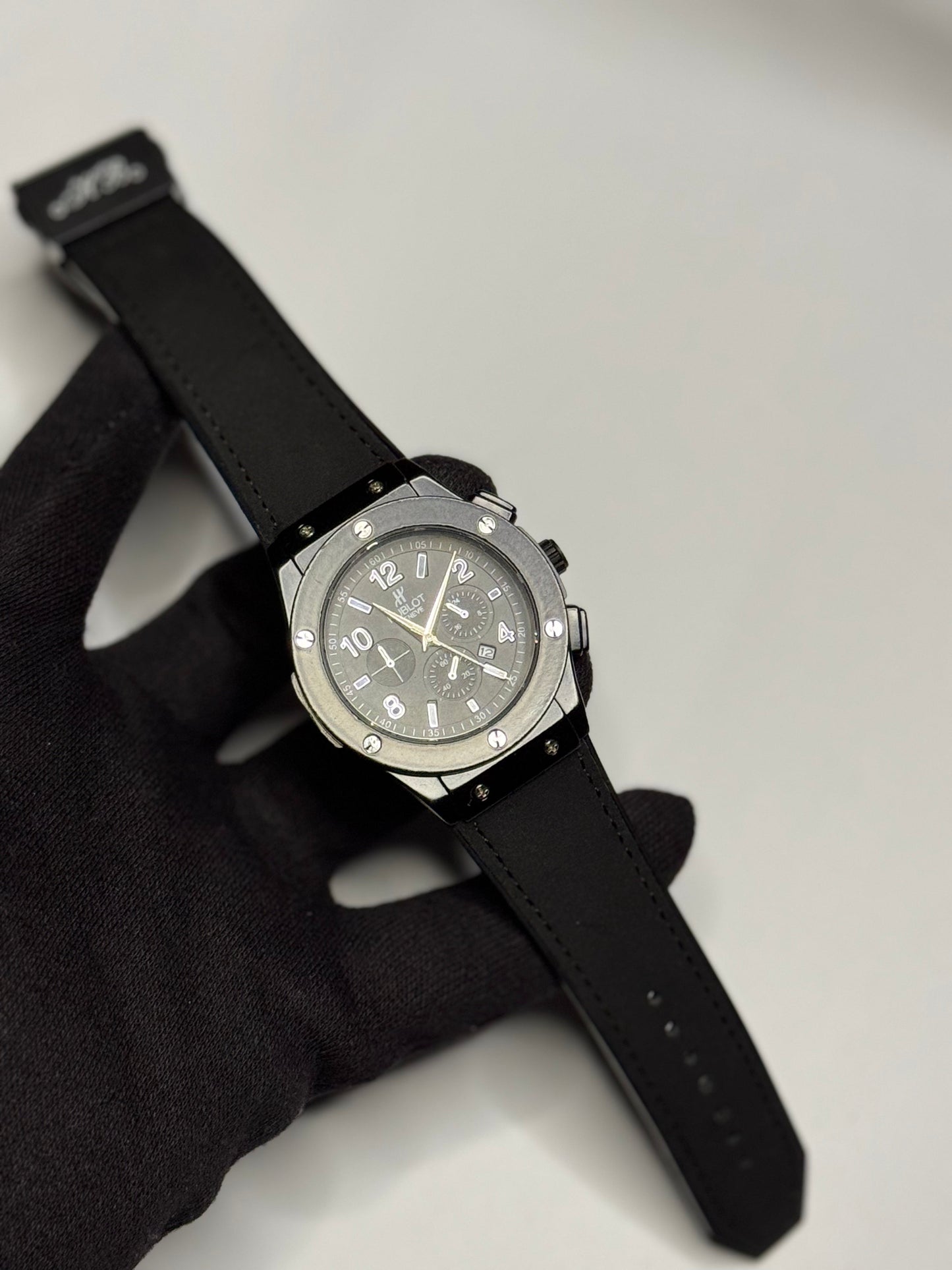 HB Date Watch